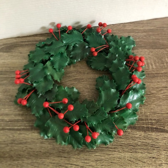 Vtg Kitchy MCM Plastic Holly Wreath - Picture 3 of 8